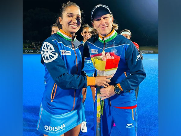 Indian women's hockey team midfielder Monika with coach Janneke Schopman (Photo: Hockey India/ Twitter)