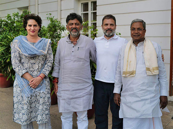 Siddaramaiah, DK Shivakumar meet Rahul Gandhi, Priyanka Gandhi (Photo source: AICC)