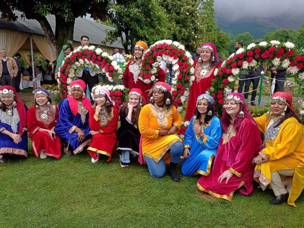 G20 delegates wearing Kashmiri dress 