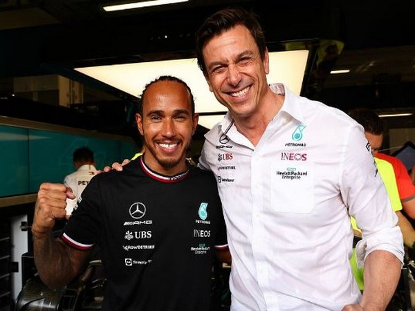 Lewis Hamilton and Toto Wolff (Twitter: Photo/MercedesAMGF1)