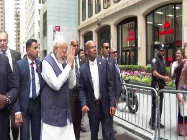 PM Modi gets rousing reception from Indian diaspora in New York (Photo/ANI)