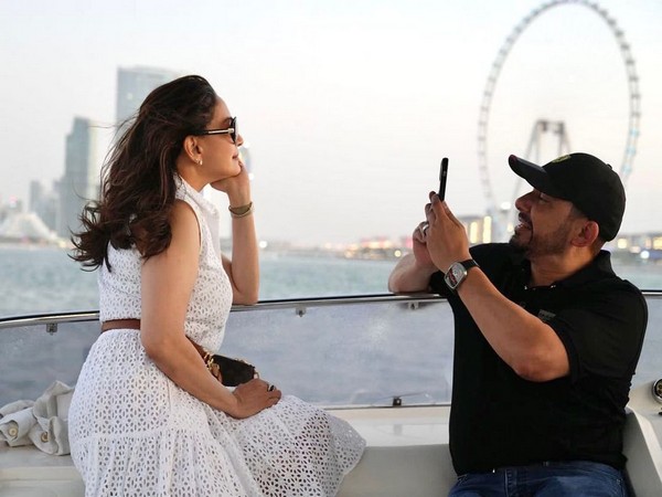 Madhuri Dixit, Shriram Nene (Image source: Instagram)