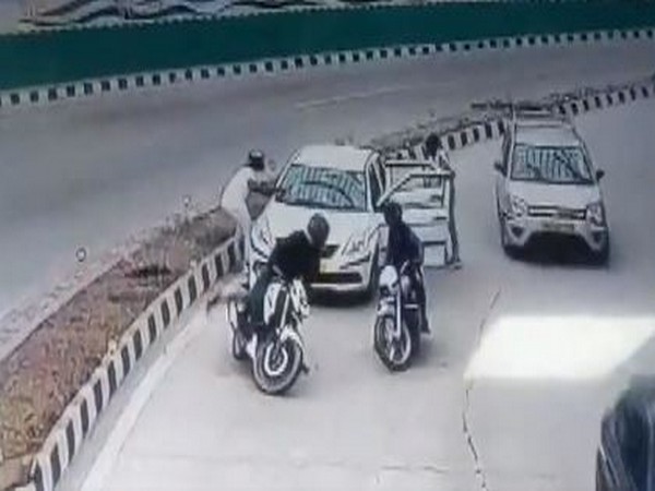 Visuals from the CCTV footage of the robbery, confirmed by the police (Photo/ANI)